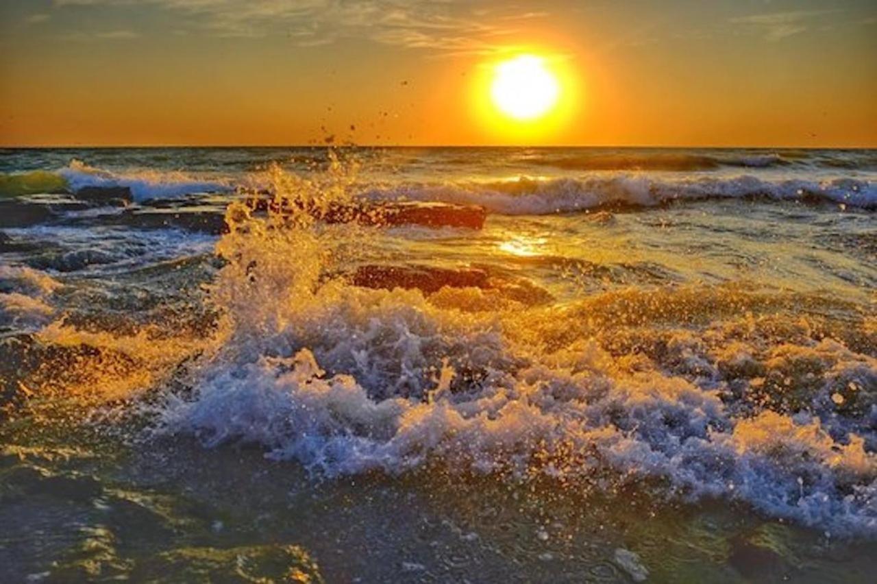 Sunrise Luxury Apartments Navodari Bagian luar foto